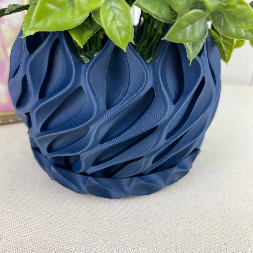 Modern Geometric Planter Pot, Twisted Planter Pot, Small Indoor Flower Pot